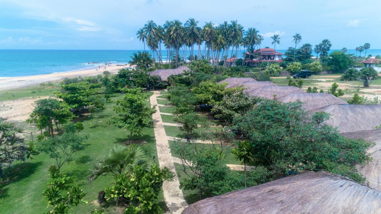 Hotel Blue Waters Arugam Bay Exterior foto