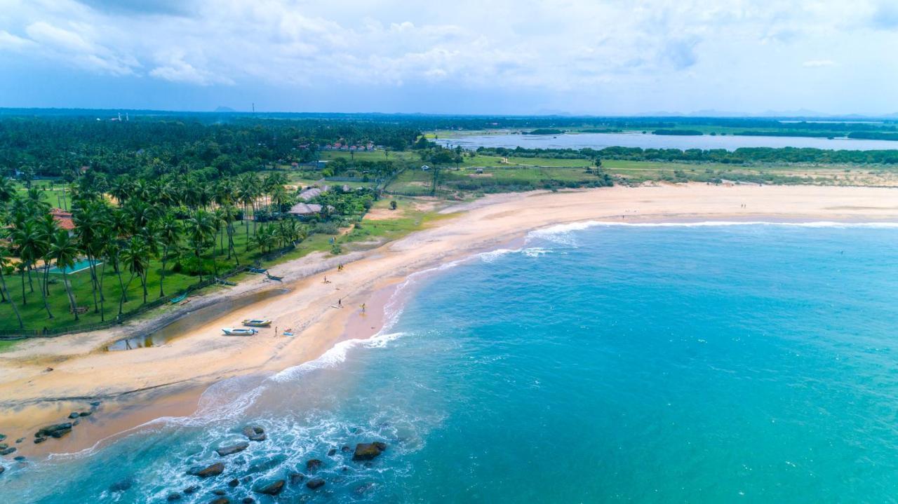 Hotel Blue Waters Arugam Bay Exterior foto