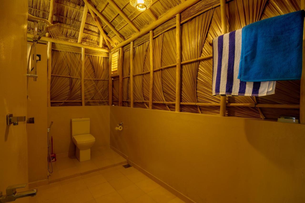 Hotel Blue Waters Arugam Bay Exterior foto